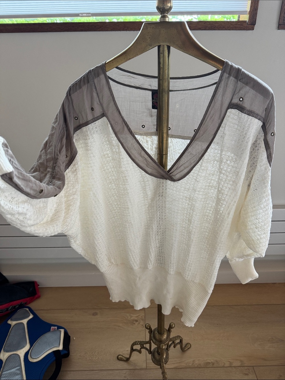 Free People White Knit V-Neck Top with Taupe/lilac color Trim